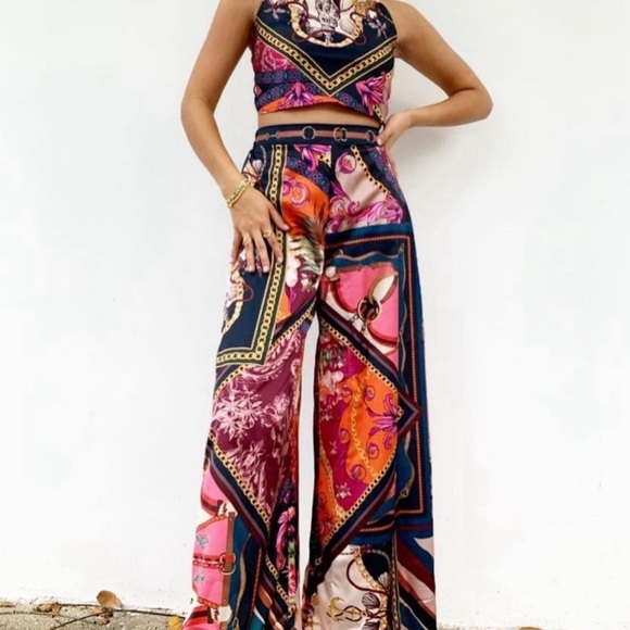 NEVER WORN Two piece set matching satin - Picture 2 of 4